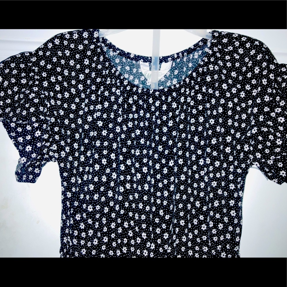 H&M Romper• Little girls Size 6-7 years• NWOT• Smoke Free Home
